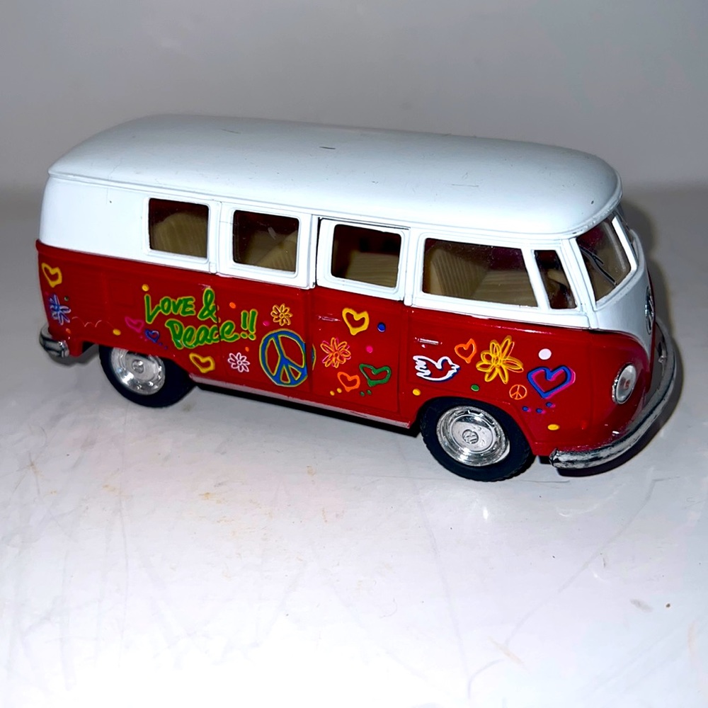 Vintage Volkswagen Classic Bus  1962…. 1/32